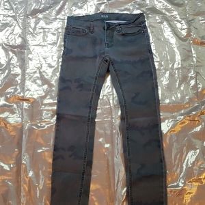 BDG  Camouflage Skinny Jean's Sz. 25x30